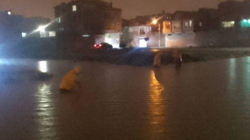 Alcaldía atiende 3 emergencias por lluvias, limpia sumideros y maquinaria pesada controla caudal de ríos