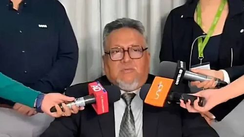 Fiscal Montaño se presenta en la FELCC de Santa Cruz y queda aprehendido