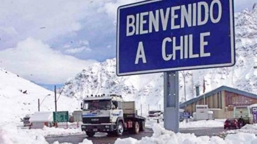 Colapso en la frontera con Chile: 2.000 camiones Bolivianos parados por cierre del paso Tambo Quemado–Chungará