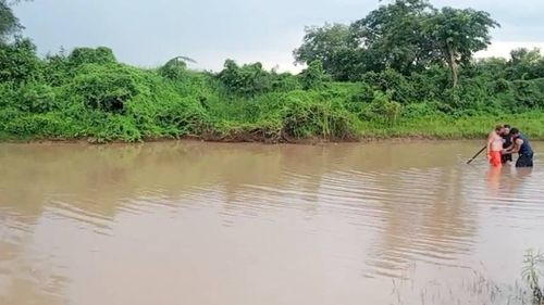 Menores de edad pierden la vida ahogados en una poza en Pailon