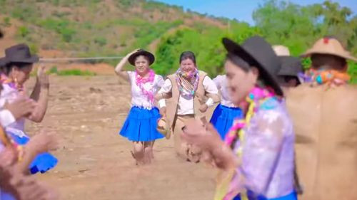 Montaño dedica copla carnavalera a Evo Morales y asegura que solo será candidato en Chonchocoro