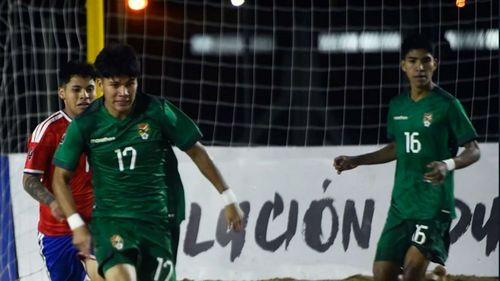 Bolivia Sub20 vence 9-7 a Chile en fútbol playa