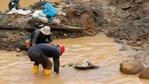 Encuentran con vida a las tres personas que quedaron sepultadas cuando buscaban oro