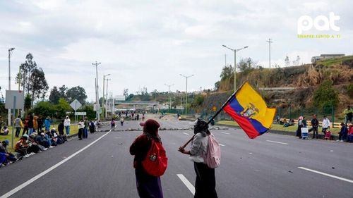 Tensión en Ecuador: enfrentamientos dejan militares heridos y denuncian la muerte de un comunero indígena