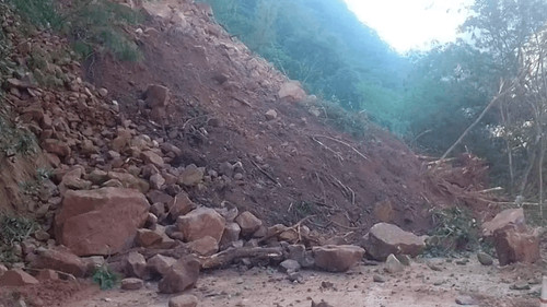 ABC cierra tramo La Angostura–Samaipata por derrumbe