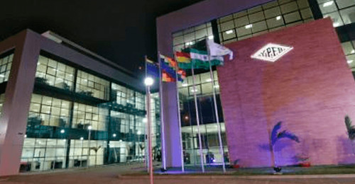 Allanan oficinas de YPFB en santa cruz por presunta corrupción