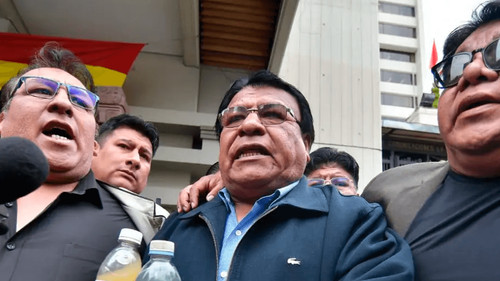 Choferes anuncian paro movilizado en La Paz por falta de resarcimiento