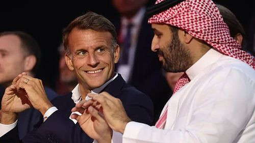 Macron busca reforzar la relación con Bin Salman