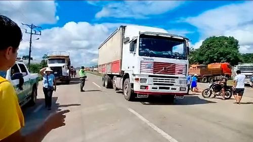 Transportistas desbloquean Yapacaní tras llegada de cisterna pero advierten que el conflicto persiste