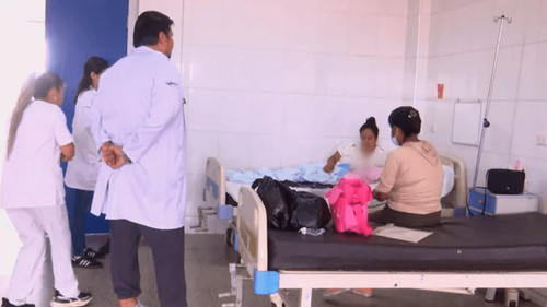Una bebé nació en un taxi afuera de un centro de salud en Los Lotes