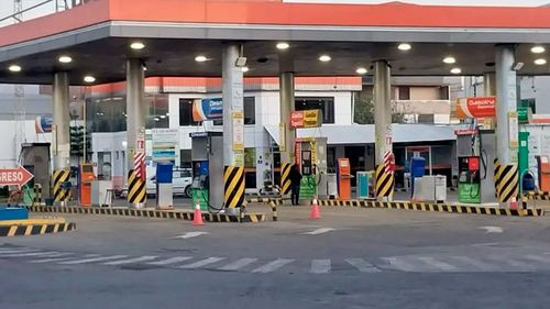 Choferes paceños enfrentan escasez de combustible y esperan soluciones tras cambio de gobierno