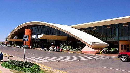 Falsa amenaza de bomba en el aeropuerto Jorge Wilstermann de Cochabamba causa alarma entre los pasajeros