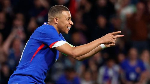 Mbappé lidera a Francia en triunfo  ajustado sobre Islandia
