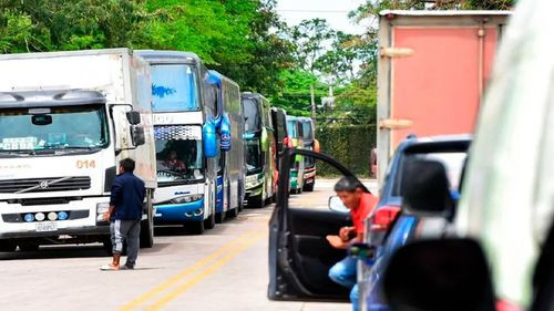 9 de cada 10 camiones en Santa Cruz están parados por falta de combustible