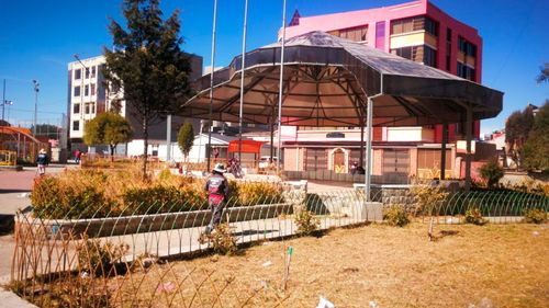 Alcaldía de El Alto inicia plan de limpieza y embellecimiento en plazas y avenidas de los 14 distritos