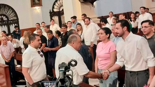 Ritter y Velasco se dieron la mano en la Catedral durante misa