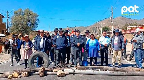 Las terminales de buses de La Paz y El Alto suspenden salidas por bloqueos impulsados por sectores evistas