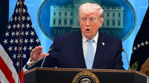 Trump ordena a la Marina de EEUU destruir embarcaciones iraníes que coloquen minas en el estrecho de Ormuz