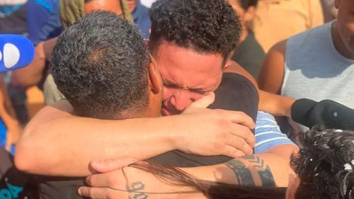 Cuatro venezolanos regresan a casa tras denunciar abusos en cárcel de El Salvador