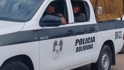 Joven es brutalmente golpeado por hinchas tras revelar que apoyaba a otro equipo