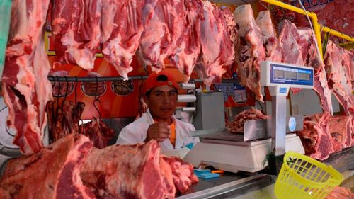 Carnes encarecen a días de Nochebuena y golpean el bolsillo familiar