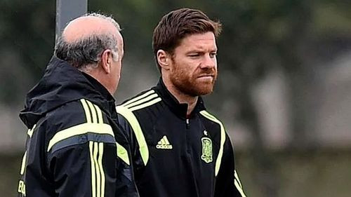 Xabi Alonso sorprende con esquema  de tres centrales en el Real Madrid  y revive la fórmula de Vicente del  Bosque
