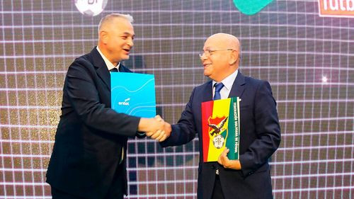 Acuerdo histórico entre Entel con la FBF fortalece el fútbol boliviano