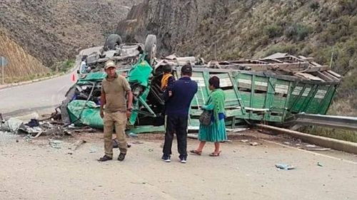 Un padre y su hijo, perdieron la vida cuando su camión se embarrancó en la ruta Camargo - Potosí.
