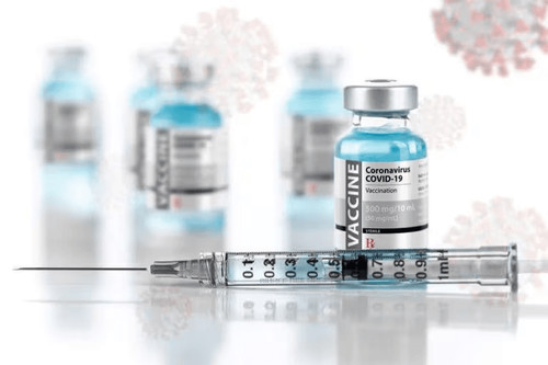 La vacunación repetida contra el COVID podría proteger contra una amplia gama de variantes del virus