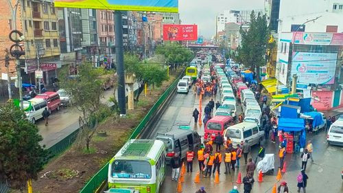 Municipio controla tercer carril en la avenida 6 de Marzo