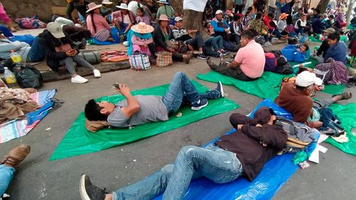 Forcejeos y tensión en el TED  Cochabamba por vigilia de APB  Súmate