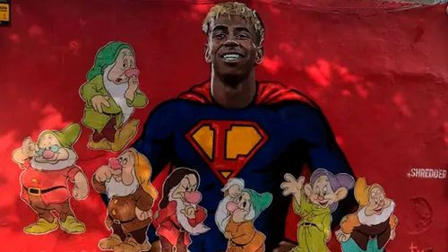 Vandalizan el mural de Súper Lamine  Yamal con los siete enanitos