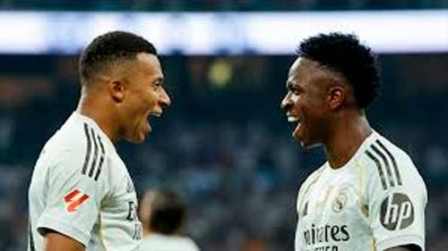 Multa de 4.000 euros a un  aficionado del oviedo por insultos  racistas a mbappé y vinicius