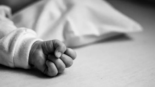 Muere bebé con fracturas en el cráneo y Fiscalía ampliará caso por infanticidio