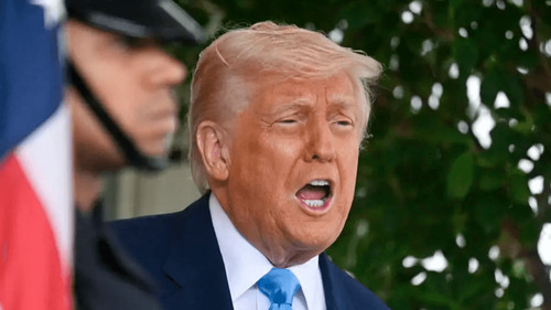 Trump prohíbe a Harvard recibir estudiantes extranjeros