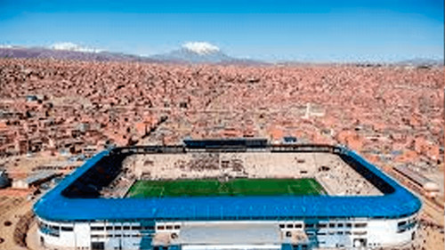 Bolivia enfrenta a Brasil en un partido decisivo bajo bajas temperaturas en El Alto