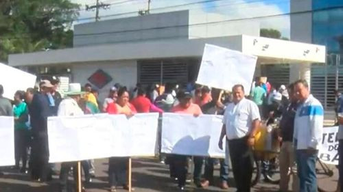 Con tensión y retraso inicia reunión entre transporte, YPFB y cívicos por el seguro de gasolina