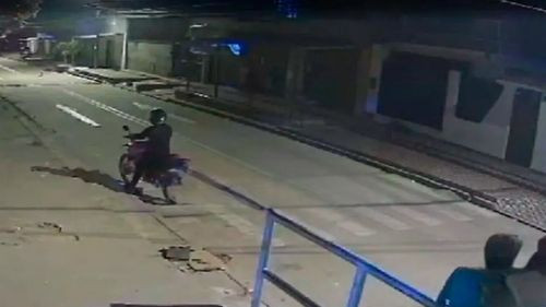 Delincuente asalta a una joven con cuchillo en Santa Cruz