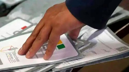 TSE prohíbe ingreso con celulares a recintos electorales para proteger el secreto del voto
