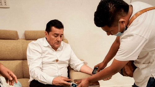 “Gracias a Dios está mejor”: concejal asegura que Jhonny Fernández se recupera de la influenza