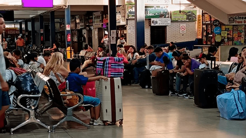 Cierran la carretera nueva Santa Cruz – Cochabamba por protesta del transporte