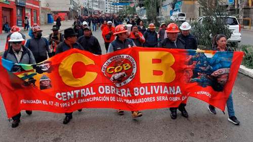 Plaza Murillo permanece cerrada en Navidad por marcha de la COB