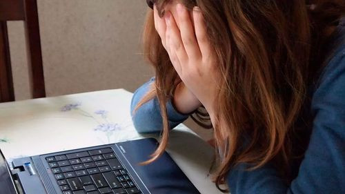  Desmantelan red internacional de abuso infantil con 20 detenidos en 12 países