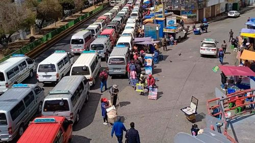 Circulación vehicular en La Paz comienza a normalizarse tras confirmación de diálogo entre Choferes y Gobierno