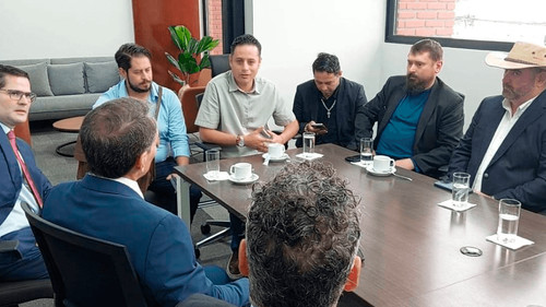 Lara se reúne con sectores productivos en Santa Cruz para definir agenda de reactivación