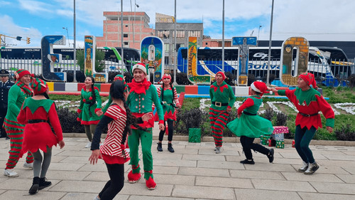 800 artistas de la EMDA darán vida al Desfile Navideño 2025 en El Alto