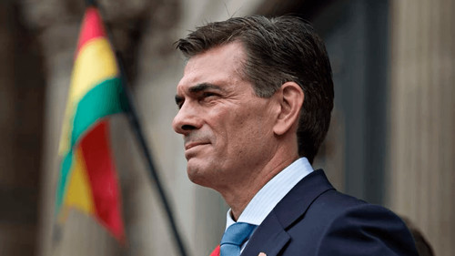 Decreto permite que el presidente Paz gobierne desde el exterior mediante medios tecnológicos