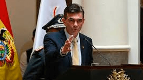 Paz asegura que hablará con Lara sobre viceministerios al retornar de Brasil