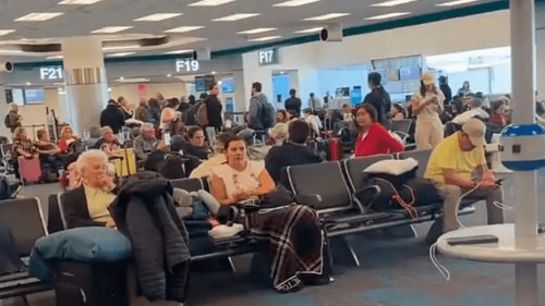 Pasajeros de BoA denuncian más de 15 horas varados en Miami sin información sobre su vuelo a Bolivia