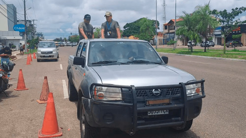 Fiscalía inspecciona oficinas de YPFB en Santa Cruz y confirma investigación a Dorgathen por presunto contrabando de combustible